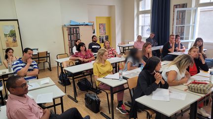 223 enseignants contractuels sont formés durant quatre jours avant la rentrée scolaire au collège-lycée Charlemagne à Paris (23/08/2022).&nbsp; (THOMAS GIRAUDEAU / RADIO FRANCE)