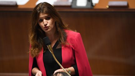 La secrétaire d'Etat en charge de l'Egalité entre les femmes et les hommes, Marlène Schiappa, à l'Assemblée nationale, le 27 novembre 2018. (CHRISTOPHE ARCHAMBAULT / AFP)