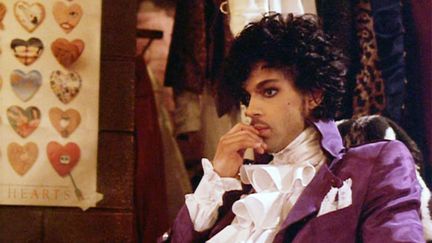 Le chanteur Prince dans le film "Purple Rain", sorti en 1984. (WARNER BROS / AFP)