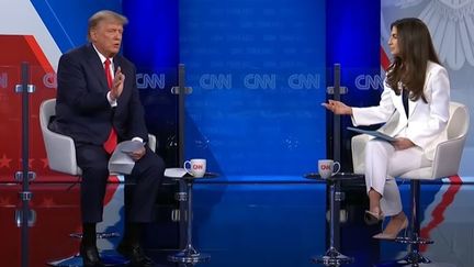 Donald Trump répond à des questions d'électeurs républicains sur la chaine CNN, le 10 mai 2023. (CAPTURE ECRAN)