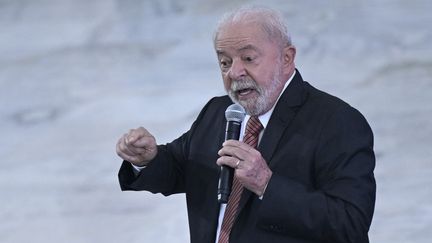 Le président brésilien Lula, le 18 janvier 2023 à Brasilia (Brésil). (MATEUS BONOMI / AGIF / AFP)