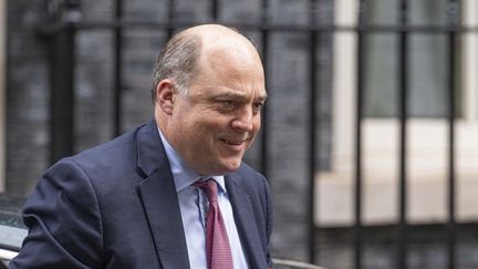 Le secrétaire d'Etat à la Défense, Ben Wallace, au 10 Downing Street, à Londres, le 20 juin 2023. (RASID NECATI ASLIM / ANADOLU AGENCY / AFP)