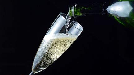 Le champagne contre-attaque