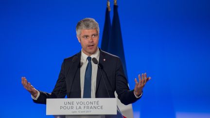 Laurent Wauquiez, président de la région Auvergne-Rhône-Alpes, lors d'un meeting de François Fillon à Lyon (Rhône), le 12 avril 2017. (MICHAUD GAEL / AFP)