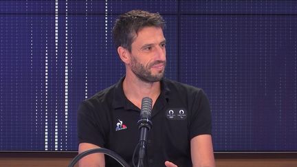 Tony Estanguet,&nbsp;président du comité d'organisation des Jeux olympiques et paralympiques de 2024 était l'invité du "8h30 franceinfo", dimanche 5 septembre 2021. (FRANCEINFO / RADIOFRANCE)