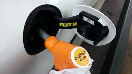  (La taxe sur le diesel va augmenter de deux centimes par litre © Maxppp)