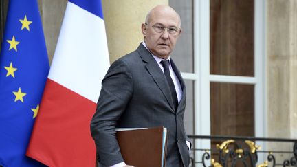 Le ministre de l'Emploi, Michel Sapin, &agrave; l'Elys&eacute;e &agrave; Paris le 15 janvier 2014. (BERTRAND GUAY / AFP)