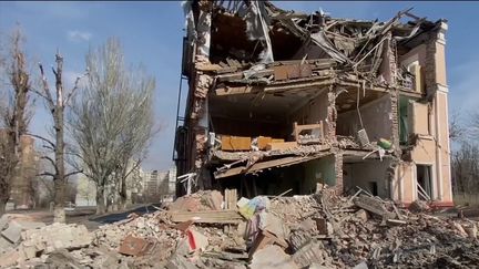 Guerre en Ukraine : Marioupol, une ville assiégée depuis deux semaines