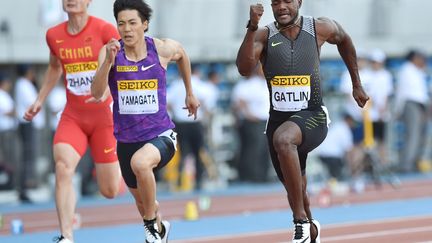 L'Américain Justin Gatlin sur 100m à Kawasaki (KAZUHIRO NOGI / AFP)