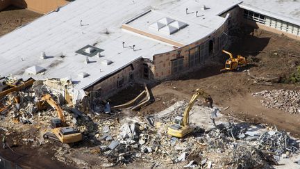 L'&eacute;cole de Sandy Hook, &agrave; Newtown (Etats-Unis), le 25 octobre 2013. (MICHELLE MCLOUGHLIN / REUTERS)