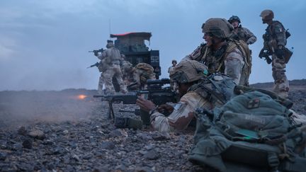 Des soldats de l'opération Barkhane dans la région de Kidal, dans le nord-est du Mali, le 22 août 2020. (FRED MARIE / HANS LUCAS / AFP)