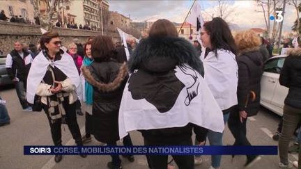 Des milliers de Corses sont descendus dans la rue. (FRANCE 3)