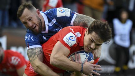 Antoine Dupont face aux Sale Sharks en Coupe d'Europe, au Stade Ernest-Wallon de Toulouse, le 18 décembre 2022. (VALENTINE CHAPUIS / AFP)