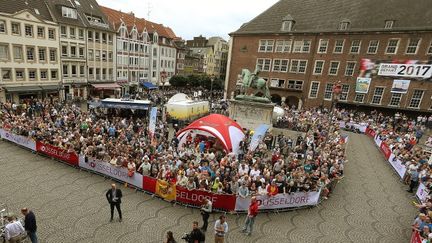 Les rues de Düsseldorf lors de la présentation officielle des équipes du Tour de France 2017. (DAVID YOUNG / DPA)