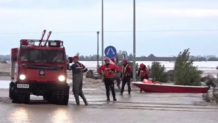 Inondations en Grèce : des villages sous les eaux