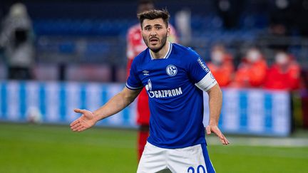 Sead Kolasinac lors d'un match de Bundesliga opposant Schalke 04 au&nbsp;FSV Mainz 05, le 5 mars 2021. (GUIDO KIRCHNER / DPA via AFP)