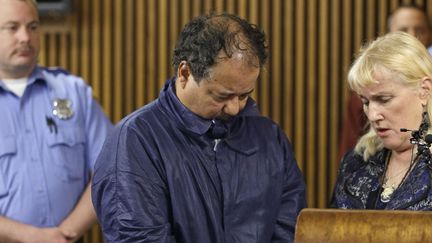 Ariel Castro au tribunal de Cleveland (Ohio, Etats-Unis), le 9 mai 2013. (TONY DEJAK / SIPA)