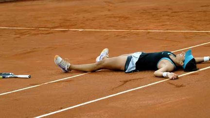 Caroline Garcia savoure sa victoire en finale contre Jelena Jankovic le 13 avril dernier, à Bogota.  (GUILLERMO LEGARIA / AFP)