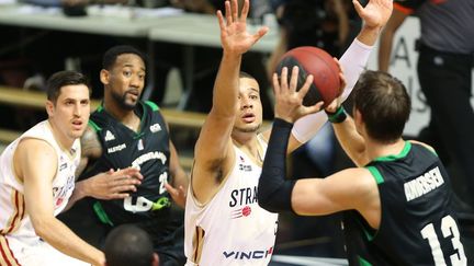 &nbsp; (L'ASVEL a eu raison des Strasbourgeois, vaincus pour la 4e année d'affilée en finale ©Maxppp)