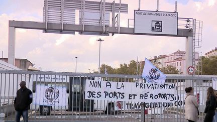 Grève en Corse : les élus et syndicats mobilisés obtiennent un accord avec le gouvernement (France 2)