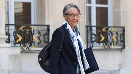 Elisabeth Borne quitte l'Elysée, à Paris, le 9 mai 2018. (CHRISTOPHE ARCHAMBAULT / AFP)