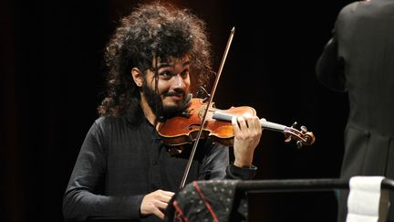 Le violoniste franco-serbe Nemanja Radulovic à Nice, le 2 novembre 2014. (BEBERT BRUNO / SIPA)