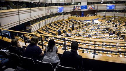 Une session plénière au Parlement européen de Bruxelles (Belgique), le 29 novembre 2017. (WIKTOR DABKOWSKI / AFP)