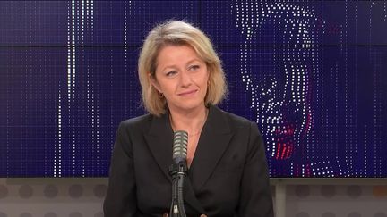 Barbara Pompili, ministre de la Transition écologique, était l'invitée de franceinfo le 3 novembre 2021. (FRANCEINFO / RADIO FRANCE)