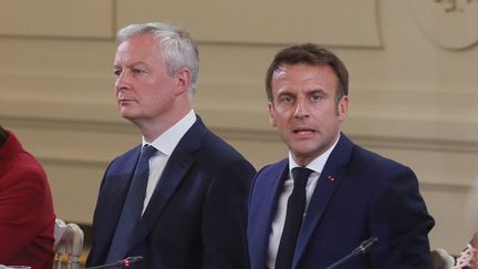 Le président de la République Emmanuel Macron et le ministre de l'Economie et des Finances Bruno Le Maire à l'Elysée à Paris, le 23 mai 2022 (MICHEL SPINGLER / POOL / AP POOL)