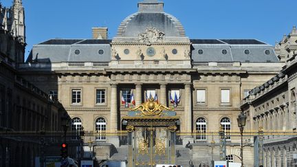 Les trois personnes vont être interrogées par les juges antiterroristes parisiens (MIGUEL MEDINA / AFP)