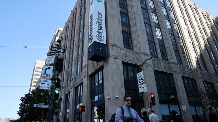 Le siège social de Twitter à San Francisco aux États-Unis, le 18 novembre 2022. (TAYFUN COSKUN / ANADOLU AGENCY / VIA AFP)