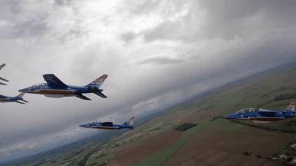 Patrouille de France : les danseurs des airs fêtent leurs 70 ans (France 2)