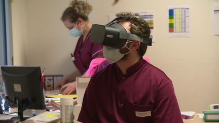 La réalité virtuelle au service de la formation des soignants en EHPAD (France 3)