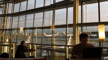 &nbsp; (L'aéroport d'Heathrow à Londres est le premier d'Europe en termes de passagers et premier du monde pour le trafic international de voyageurs. © Maxppp)