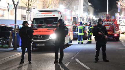 La police intervient sur le site d'une fusillade mortelle à Hanau, en Allemagne, le 20 février 2020. (BORIS ROSSLER / DPA / AFP)