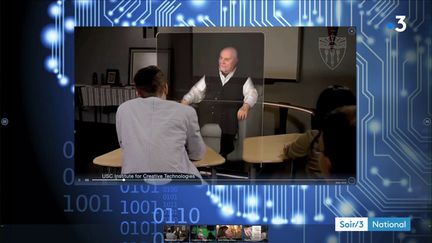 Un hologramme répond aux questions d'un élève (France 3)