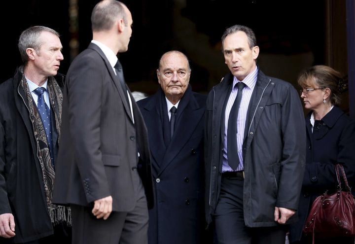 Jacques Chirac &agrave; la sortie des obs&egrave;ques de son amis Maurice Ulrich, le 20 novembre 2012 &agrave; Paris. (BERNARD BISSON / SIPA)