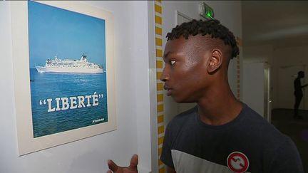 L'un des jeunes concepteurs de l'exposition "Osez l'interdit" (France 3 Marseille)