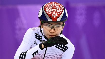 La patineuse sud-coréenne Shim Suk-hee lors des Jeux olympiques d'hiver de Pyeongchang, le 22 février 2018. (ARIS MESSINIS / AFP)