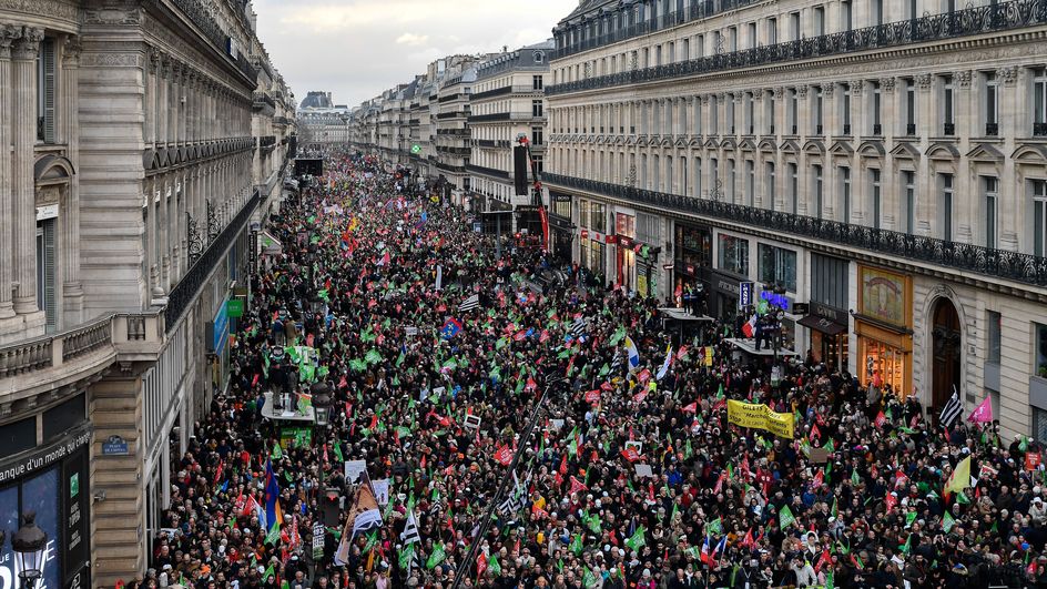 Une photo de la manifestation antiPMA à Paris atelle été retouchée