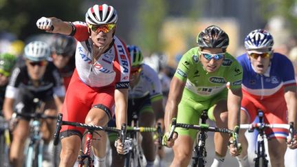 Alexander Kristoff vainqueur devant Peter Sagan et Arnaud Démare (ERIC LALMAND / BELGA MAG)