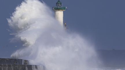 Dès le 7 février 2016, les bourrasques ont atteint 100 km/h à Boulogne-sur-Mer (Pas-de-Calais). (PASCAL ROSSIGNOL / REUTERS)