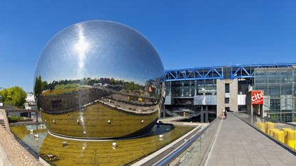 La Géode, salle de cinéma immersif à 180°, à la Cité des sciences et de l'industrie du Parc de la Villette Paris, créée par l'architecte Adrien Fainsilber en 1986 (2011). (SONNET SYLVAIN / HEMIS.FR)