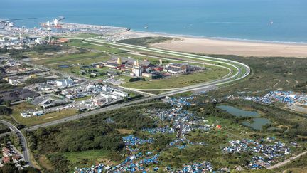 La rocade de Calais, à proximité de "la jungle", photographiée le 10 août 2015.&nbsp; (DENIS CHARLET / AFP)