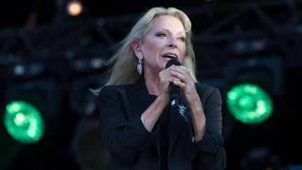 La chanteuse Véronique Sanson le 22 juillet 2018 au festival des Vieilles Charrues de Carhaix. (YVES-MARIE QUEMENER / MAXPPP)