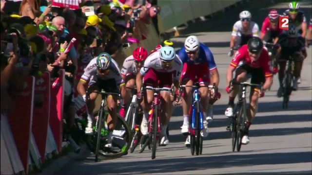 Tour de France : deux chutes lors des sprints d'arrivée à Vttel