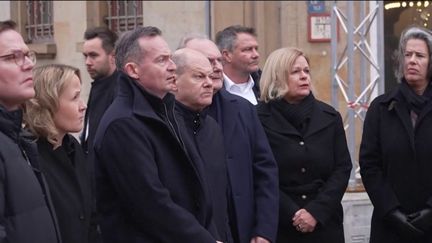 Le chancelier Olaf Scholz et la ministre de l'Intérieur à Magdebourg, le lendemain de l'attaque (franceinfo)