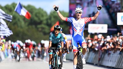 Le coureur de la Groupama-FDJ&nbsp;Arnaud Démare avait remporté la course en ligne des championnats de France devant Bryan Coquard, l'an dernier à Grand-Champ dans le Morbihan, le 23 août 2020. (DAMIEN MEYER / AFP)