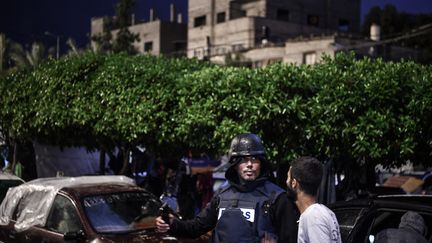 Des Palestiniens s'abritent autour de l'hôpital Nasser, à Khan Yunis, Gaza, le 13 novembre 2023. (ABED ZAGOUT / ANADOLU / AFP)