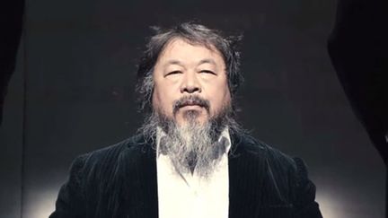 Ai Weiwei, ironique, dans son clip autobiographique (21/5/2013)
